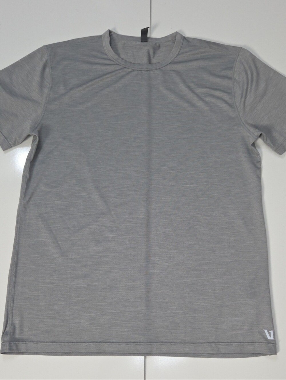 Vuori Zephyr Light Gray Short Sleeve Performance Crew V191 - Picture 14 of 15